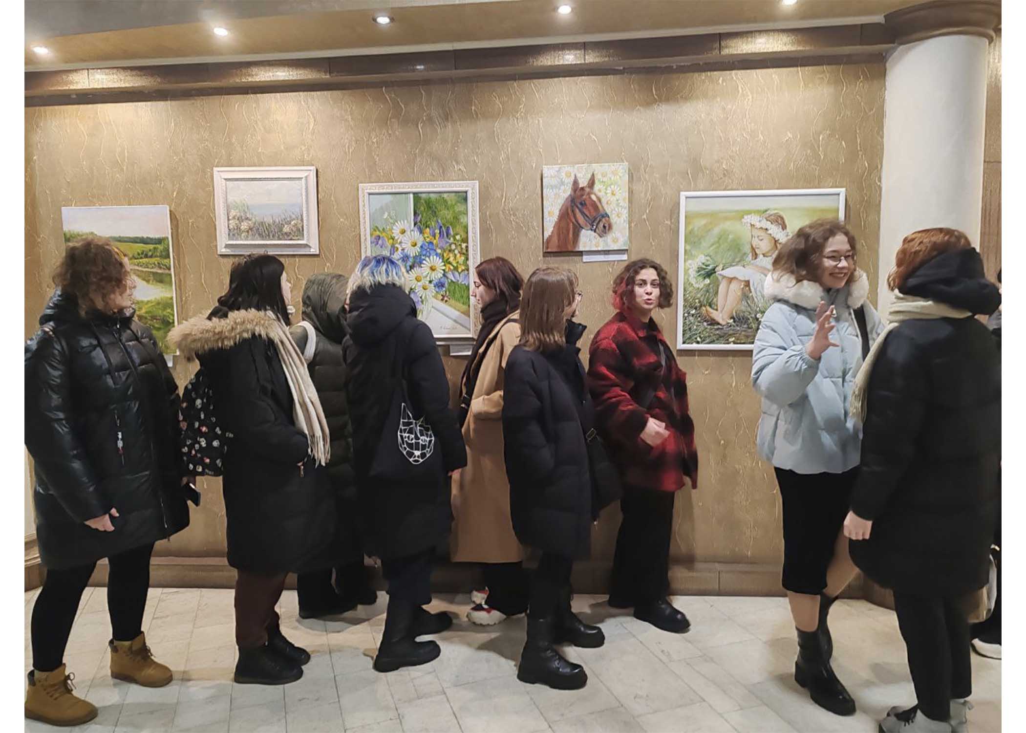 Учебная группа №40  посетила выставку «Калейдоскоп родного края» в кинотеатре «Октябрь».